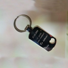 Breloc metalic cu motiv inimă